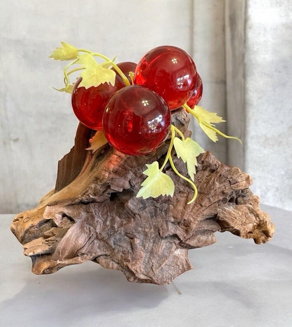 VTG 1960’s MCM Lucite Red Grape Cluster On Driftwood Base 9x6x7 in Mid-Century